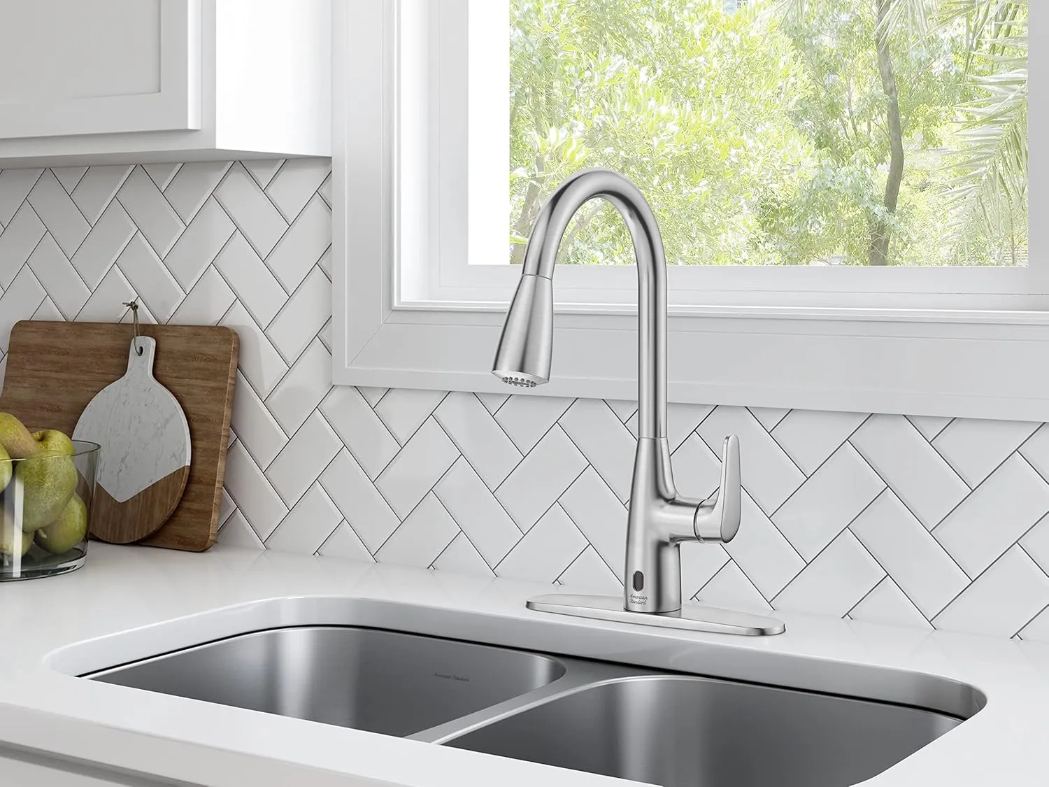 American Standard 7077380.075 Colony Pro Touchless Pull-Down Kitchen Faucet with sprayer Stainless Steel