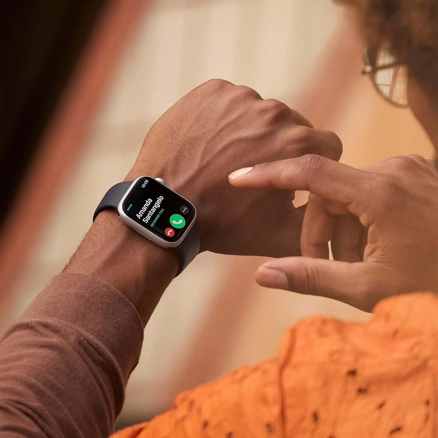 Apple Watch Series 8 [GPS   Cellular, 41mm] Starlight Aluminum Case with Starlight Sport Band, M/L (Renewed)