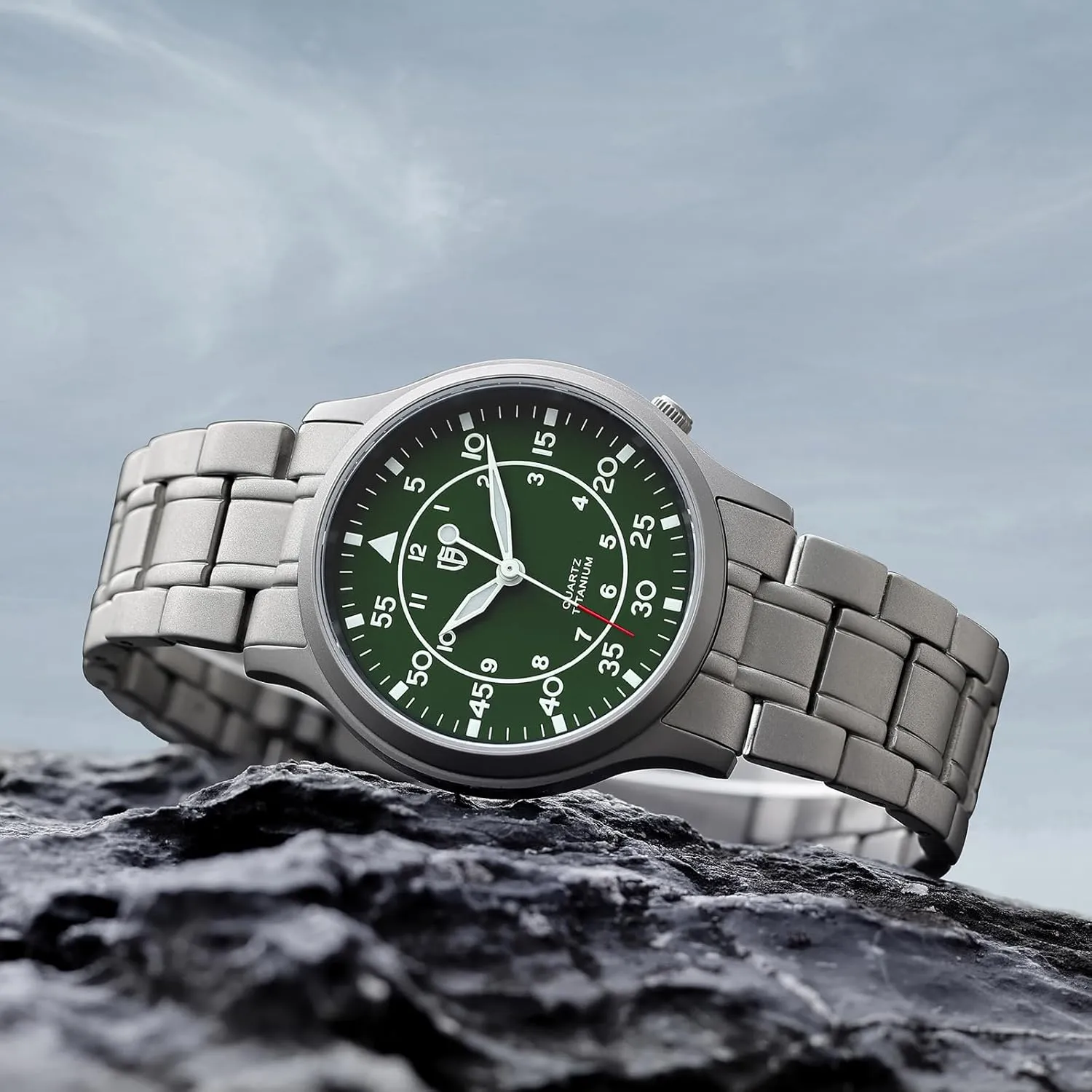 BERNY Men's Titanium Watch Japanese Sweep Second Quartz Movement Titanium Analog Quartz Watch T2566M Waterproof