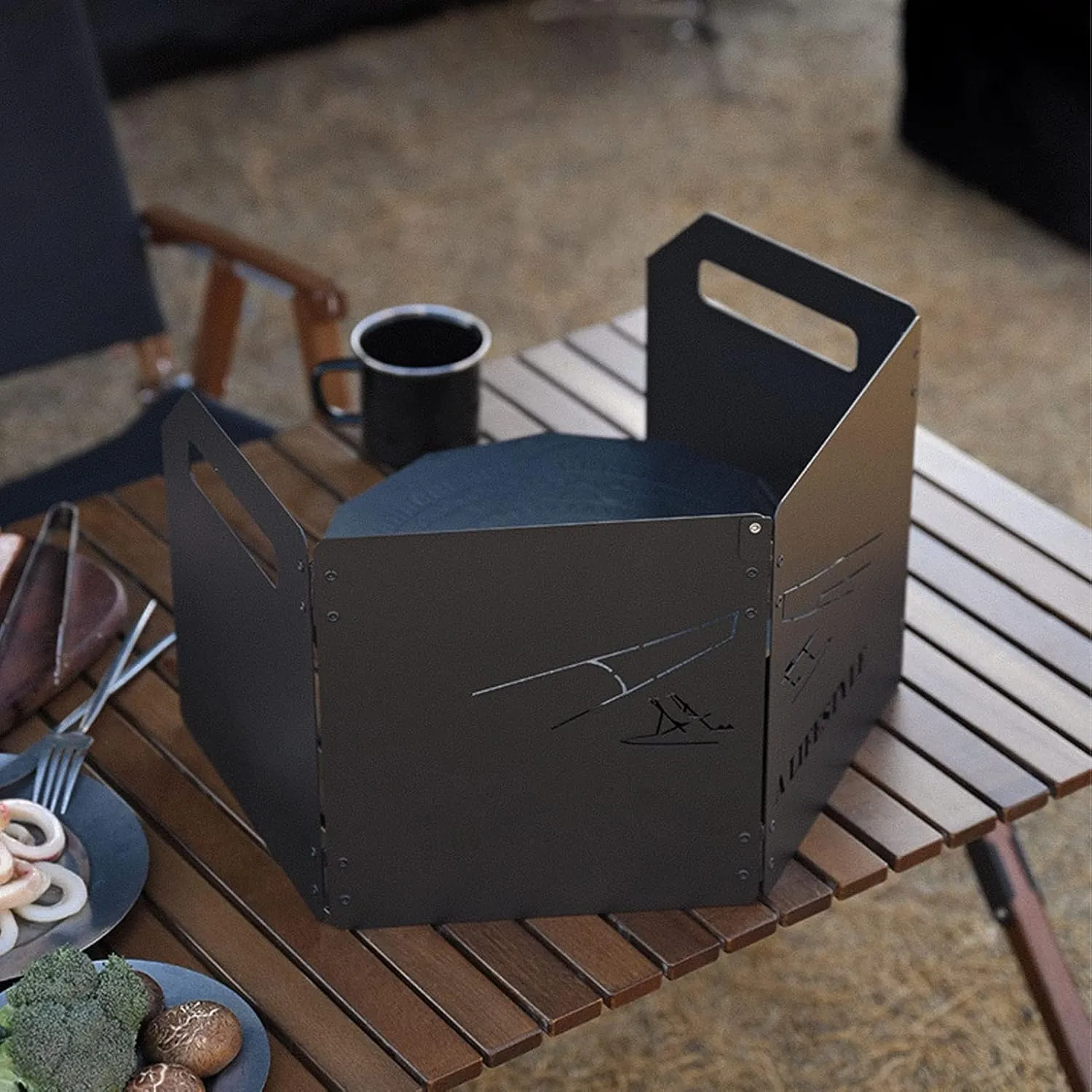 Camping Stove Windscreen,Stove Windscreen,4 Plates Folding Stove Windscreen with Handle Thicken Carbon Steel Camping Stove Windshield for Outdoors BBQ Khaki(Black)