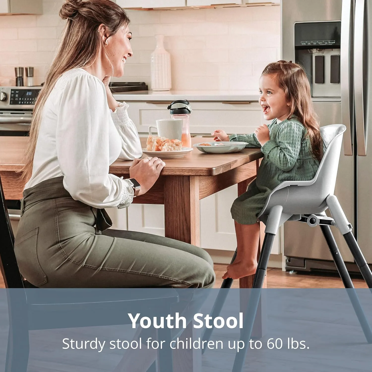 Chicco Zest 4-in-1 Folding High Chair, Feeding Chair, Toddler Chair and Youth Stool, Multi-Use Easy Clean High Chair | Capri/Blue