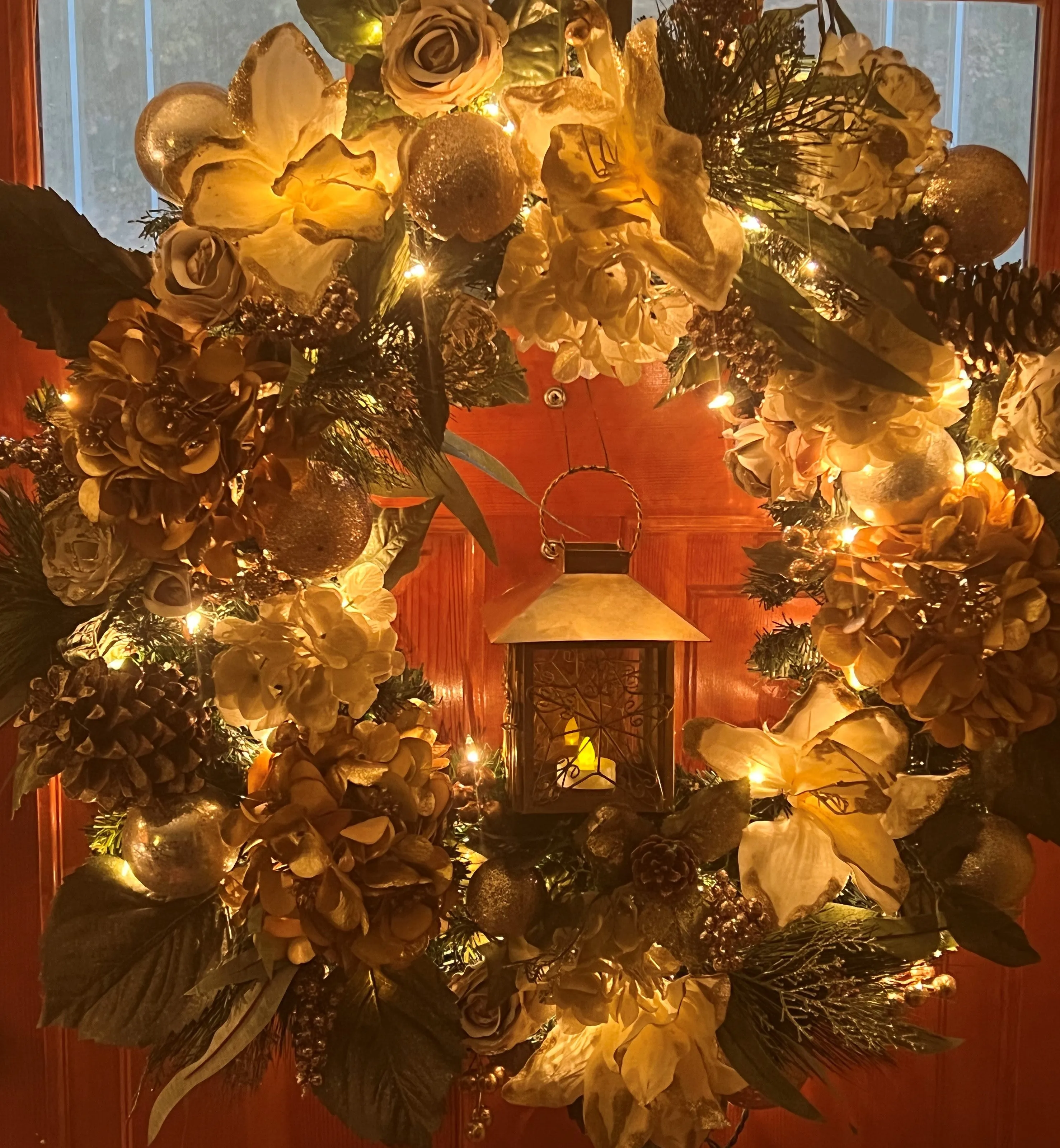 Christmas Wonder Wreath With Lights & Lantern 30"