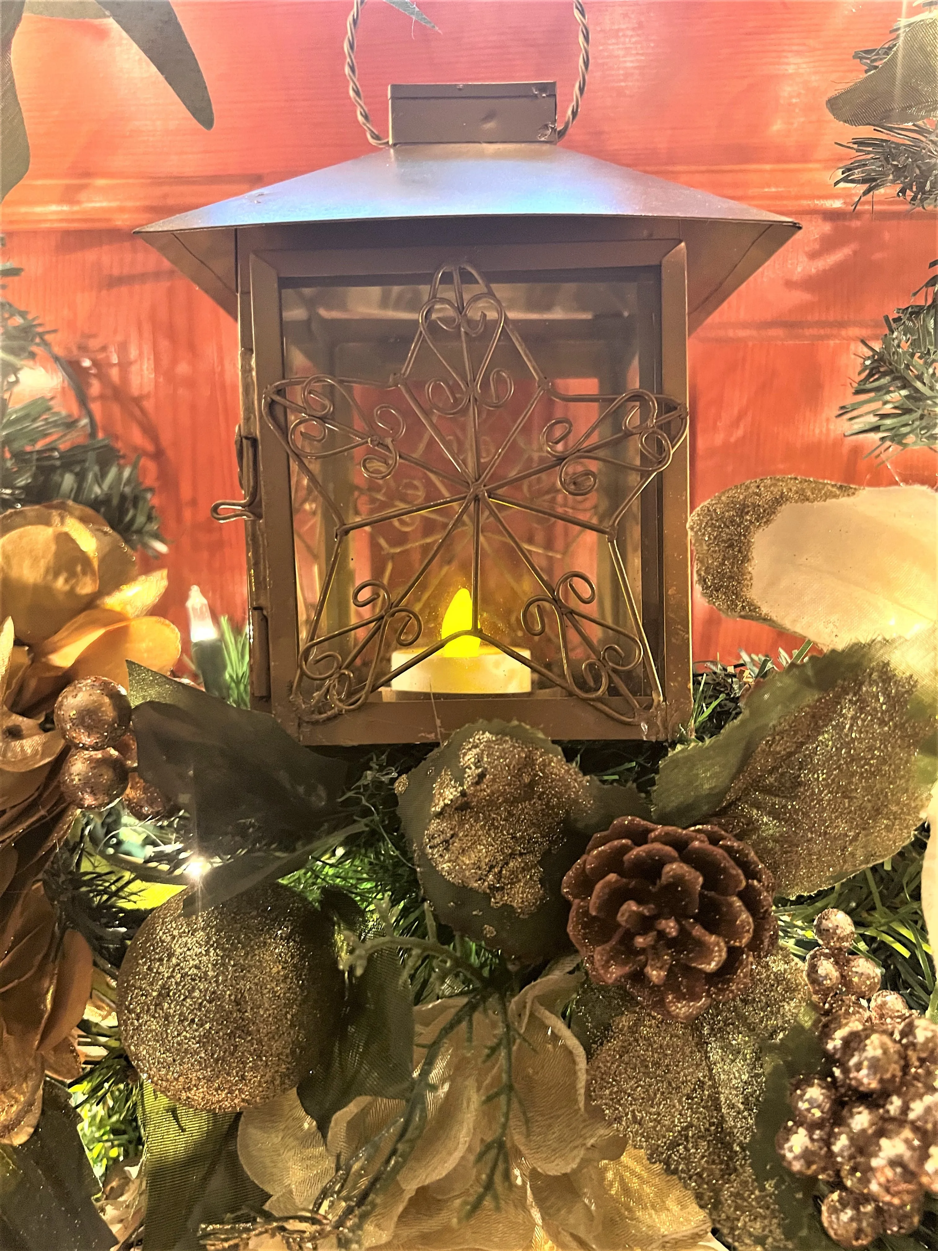Christmas Wonder Wreath With Lights & Lantern 30"