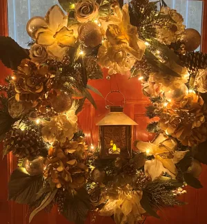 Christmas Wonder Wreath With Lights & Lantern 30"