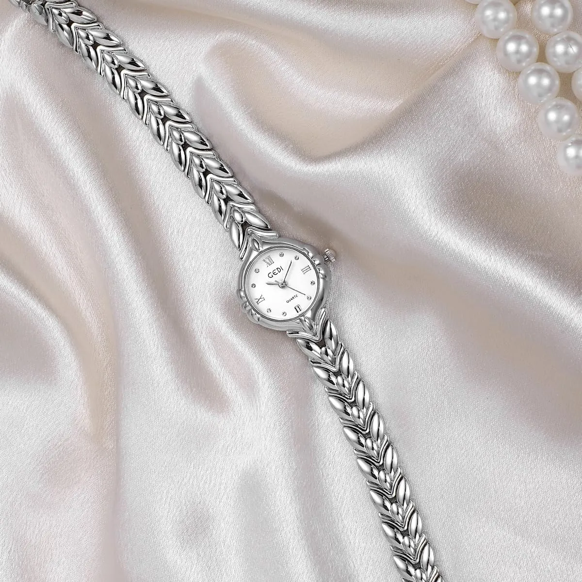 FANMIS Women's Gold Tone Bracelet Watches, Elegant Dress Wristwatch with Quartz Movement Waterproof Ladies Watch, Small Round Dial Analog Watch with Date Display