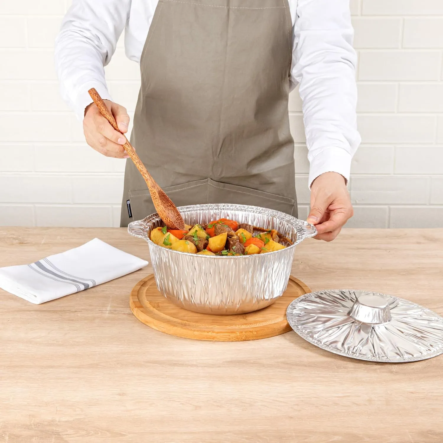 Foil Lux 3.5 Quart Pans And Lids, 10 Disposable Pots With Lids - Oven-Ready, Stove Compatible, Aluminum Foil Baking Pans, Freezable, For Outdoor Camping, Vacation, Picnic, And More - Restaurantware