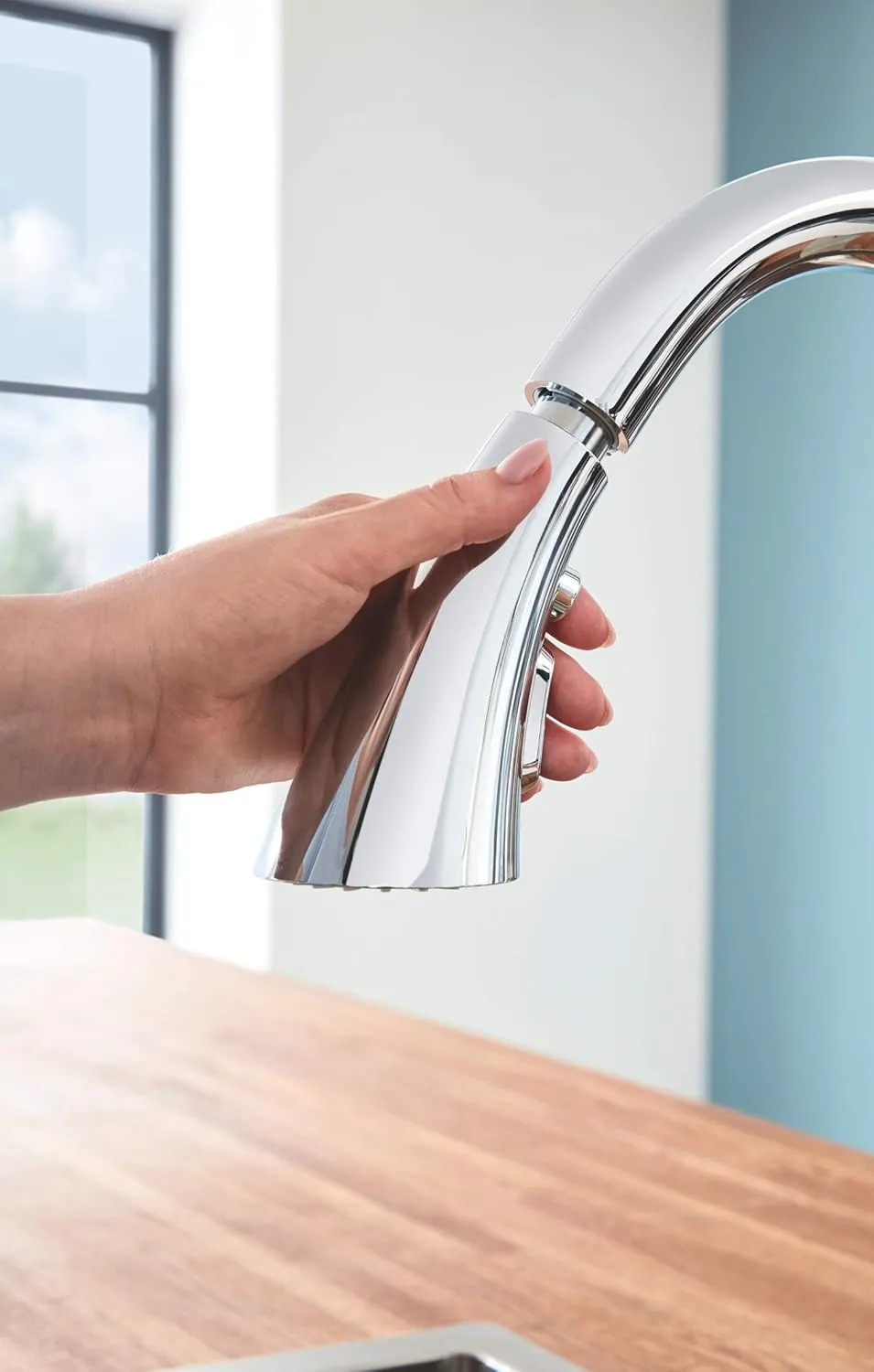 GROHE Zedra – Pull Out Kitchen Sink Mixer Tap (High C-spout, 3 Spray Types, 35 mm Ceramic Cartridge, 360° Swivel Range, Magnetic Docking, Water Saving Technology), Size 401 mm, Chrome, 32294002