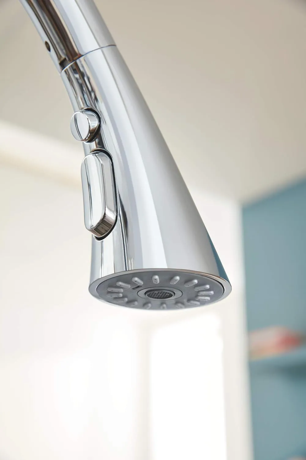 GROHE Zedra – Pull Out Kitchen Sink Mixer Tap (High C-spout, 3 Spray Types, 35 mm Ceramic Cartridge, 360° Swivel Range, Magnetic Docking, Water Saving Technology), Size 401 mm, Chrome, 32294002