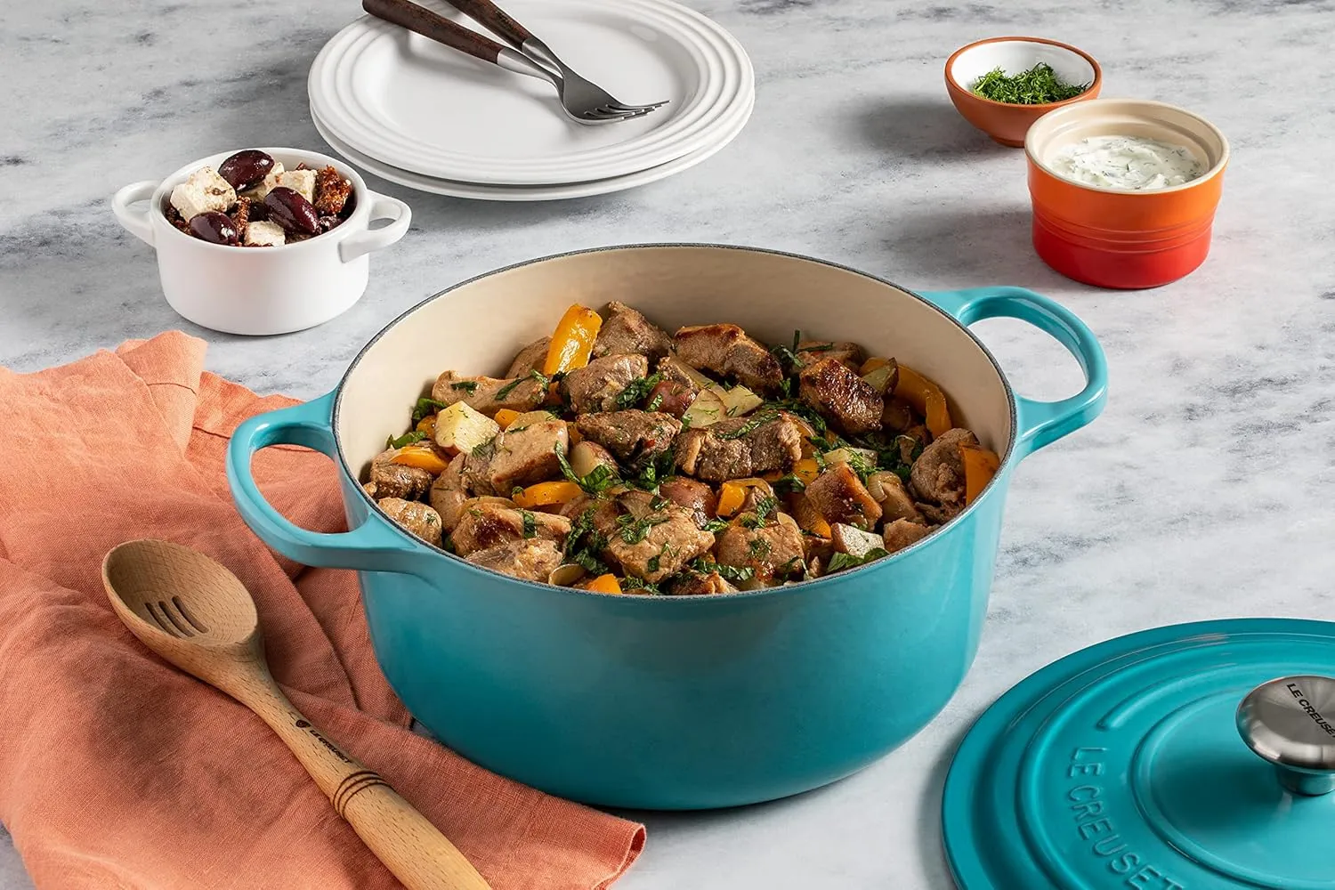 Le Creuset Enameled Cast Iron Signature Round Dutch Oven, 7.25 qt., Caribbean