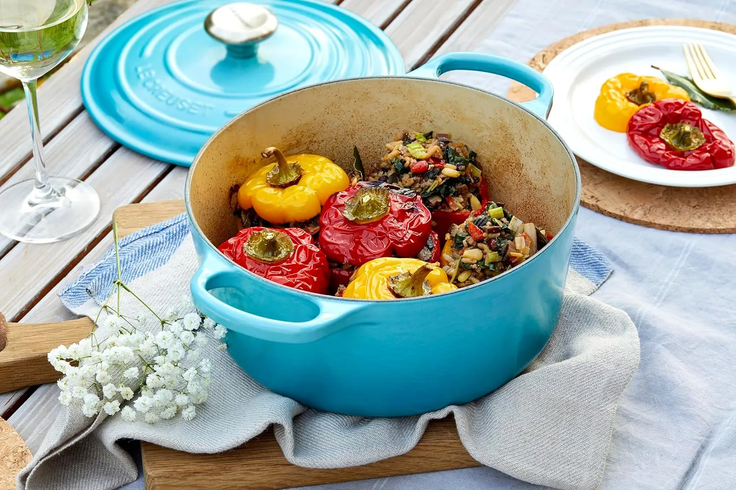 Le Creuset Enameled Cast Iron Signature Round Dutch Oven, 7.25 qt., Caribbean