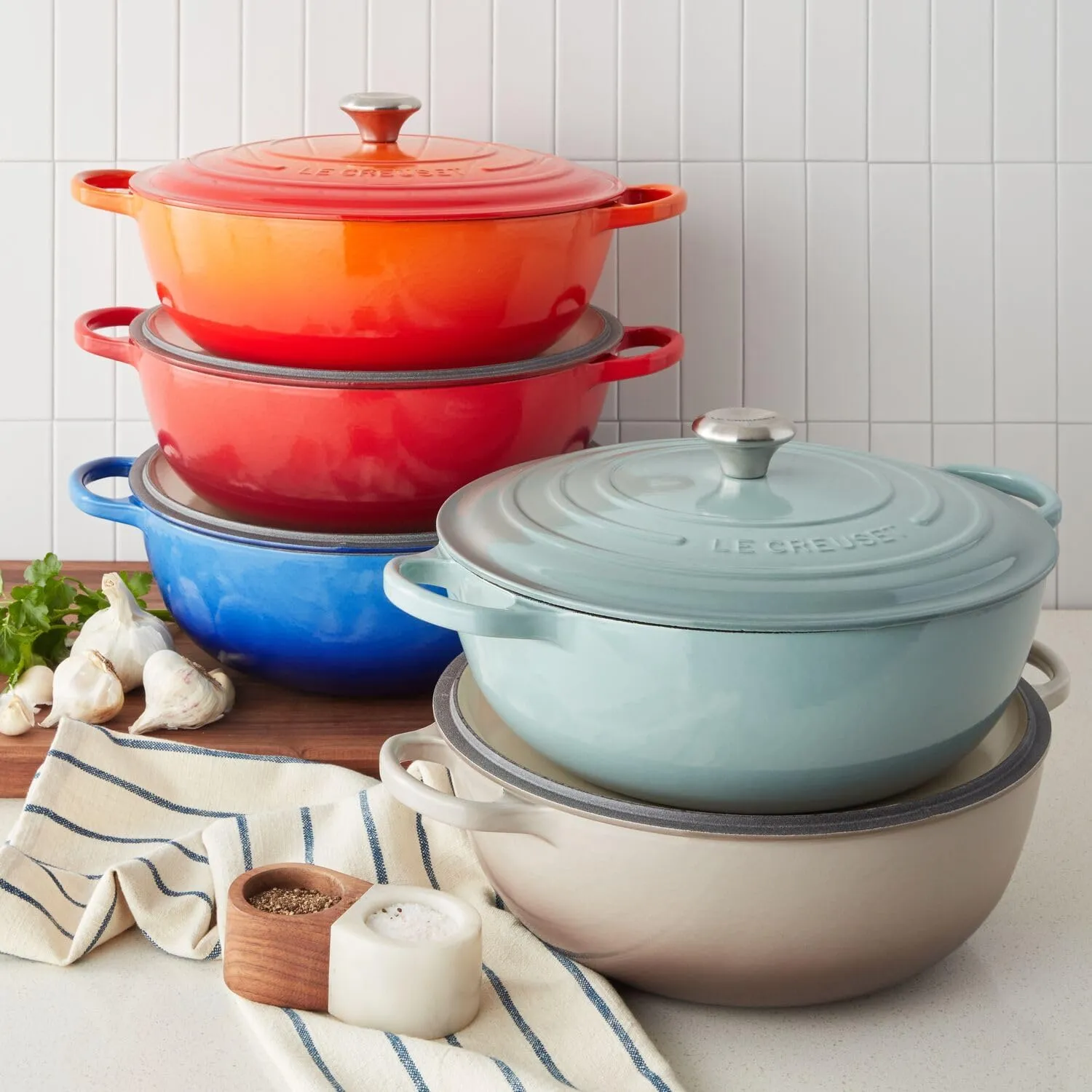 Le Creuset Signature Cast Iron Chef's Oven, 7.5qt, Flame