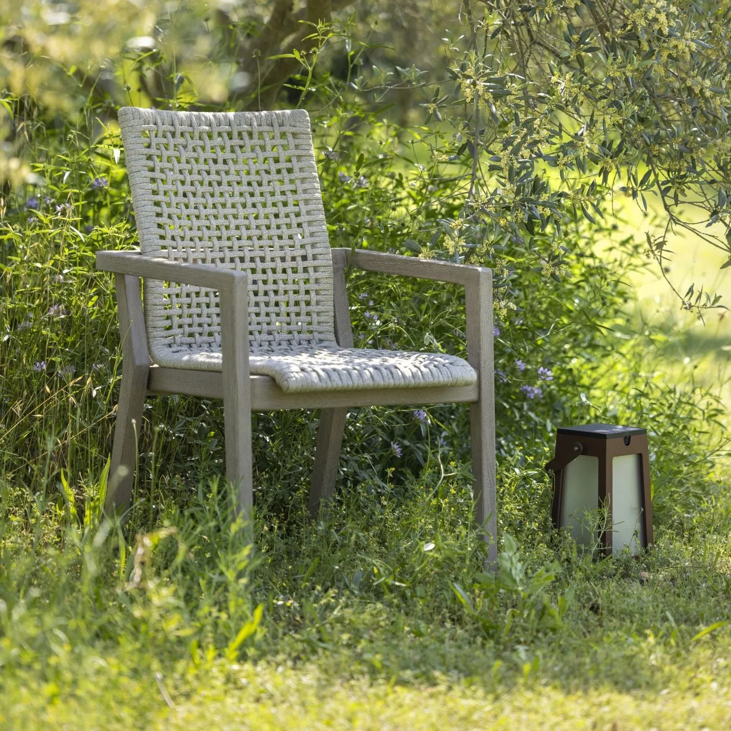 Les Jardins Tinka Solar Table Lamp