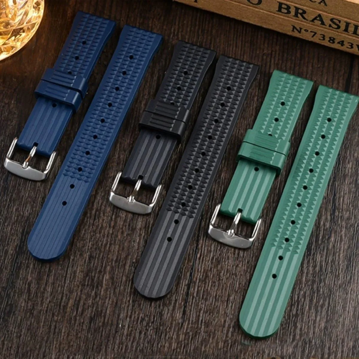 Premium Rubber Waffle Watch Strap- Waterproof Replacement Watch Band- Soft Rubber Watchbands for Men & Women- For Divers & Sports Watches- Suitable for Seiko & Most Watches- 20mm 22mm