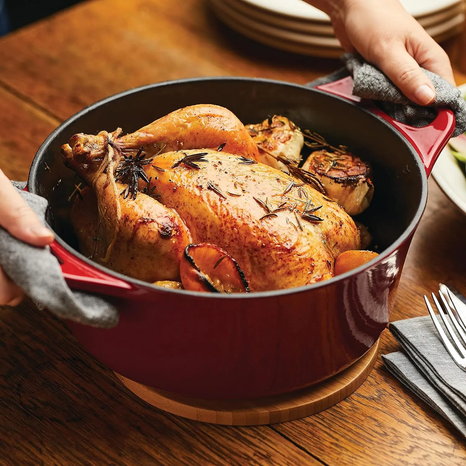 Rachael Ray Enameled Cast Iron Dutch Oven/Casserole Pot with Lid, 5 Quart, Red