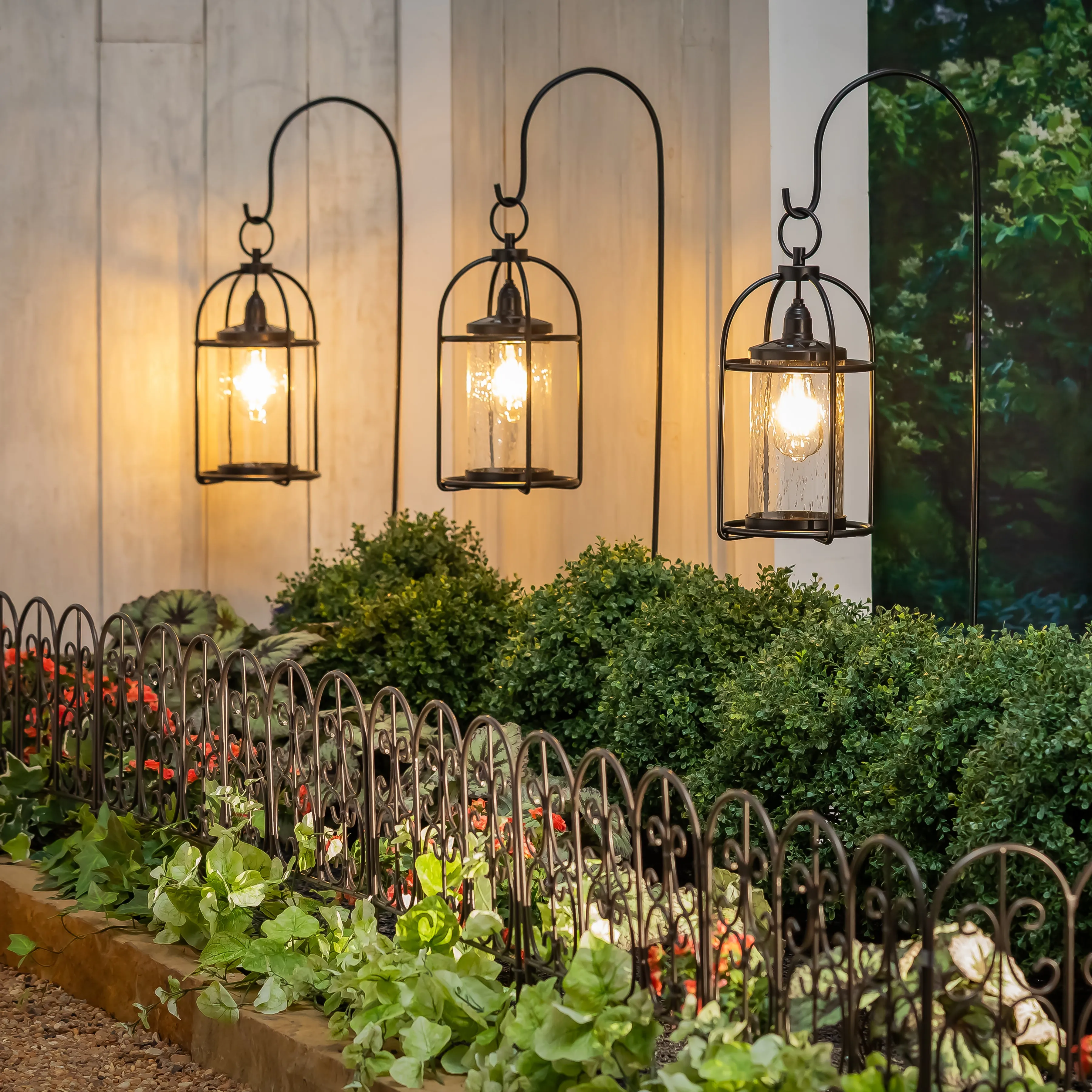 Solar Metal and Bubble Glass Edison Lantern