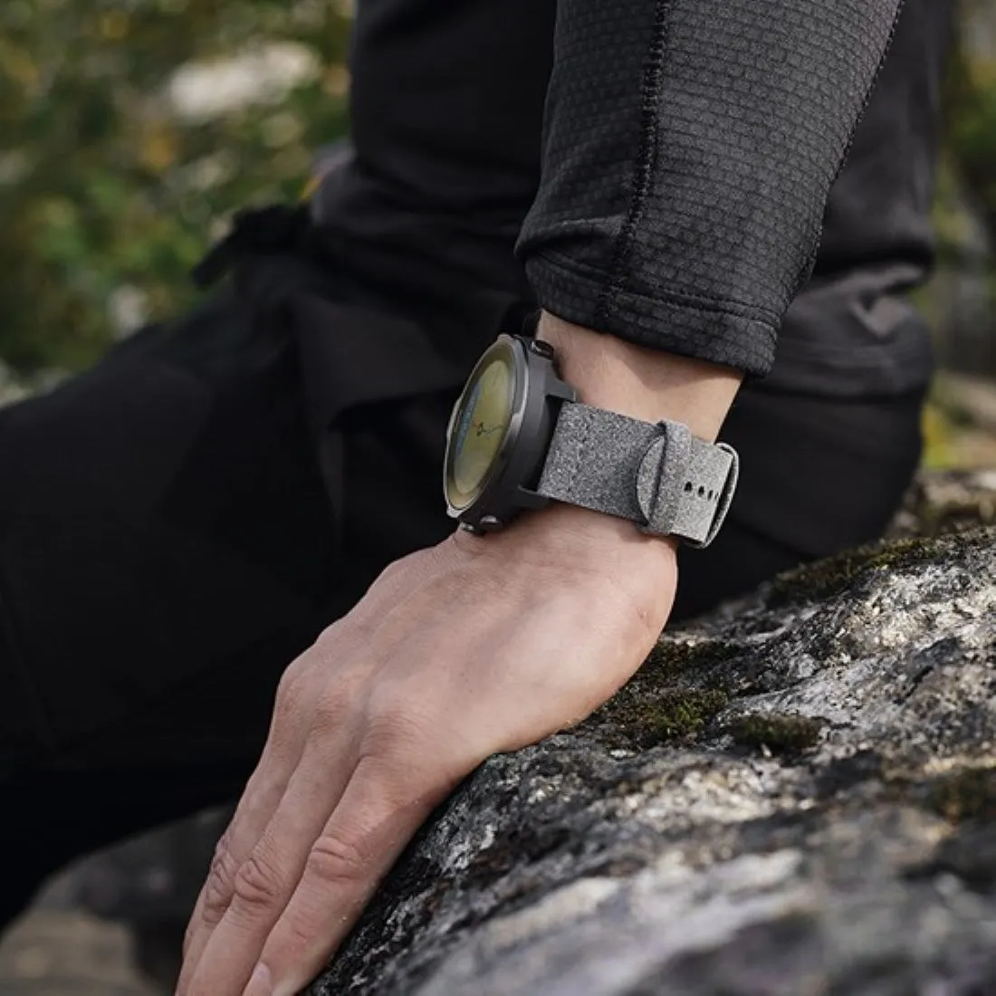 SUUNTO 7 Graphite Limited Edition GPS Smartwatch with versatile sports experience