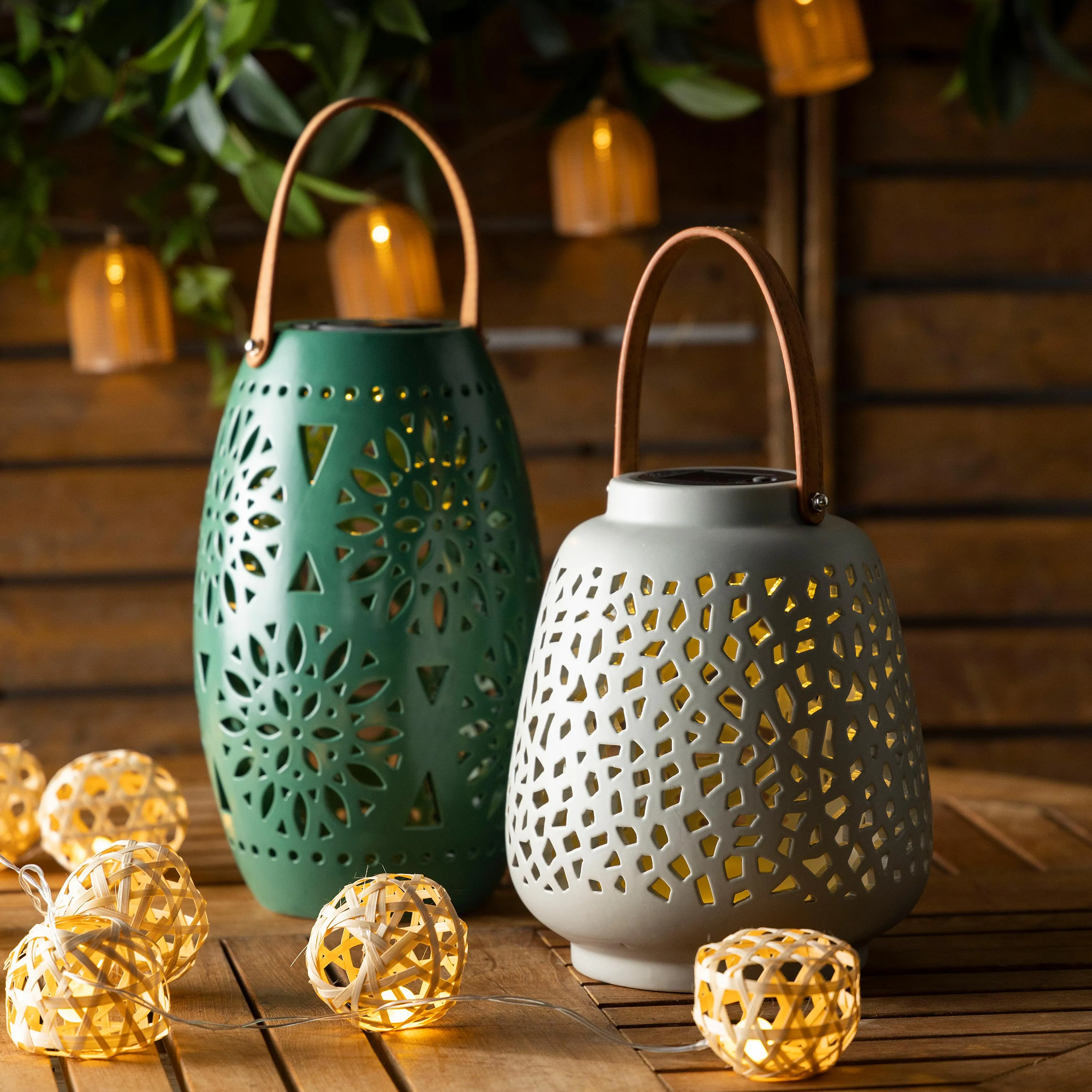 VivaStyle Outdoor Lamp & Lighting, Ceramic Speckled Cut Out Solar Lantern