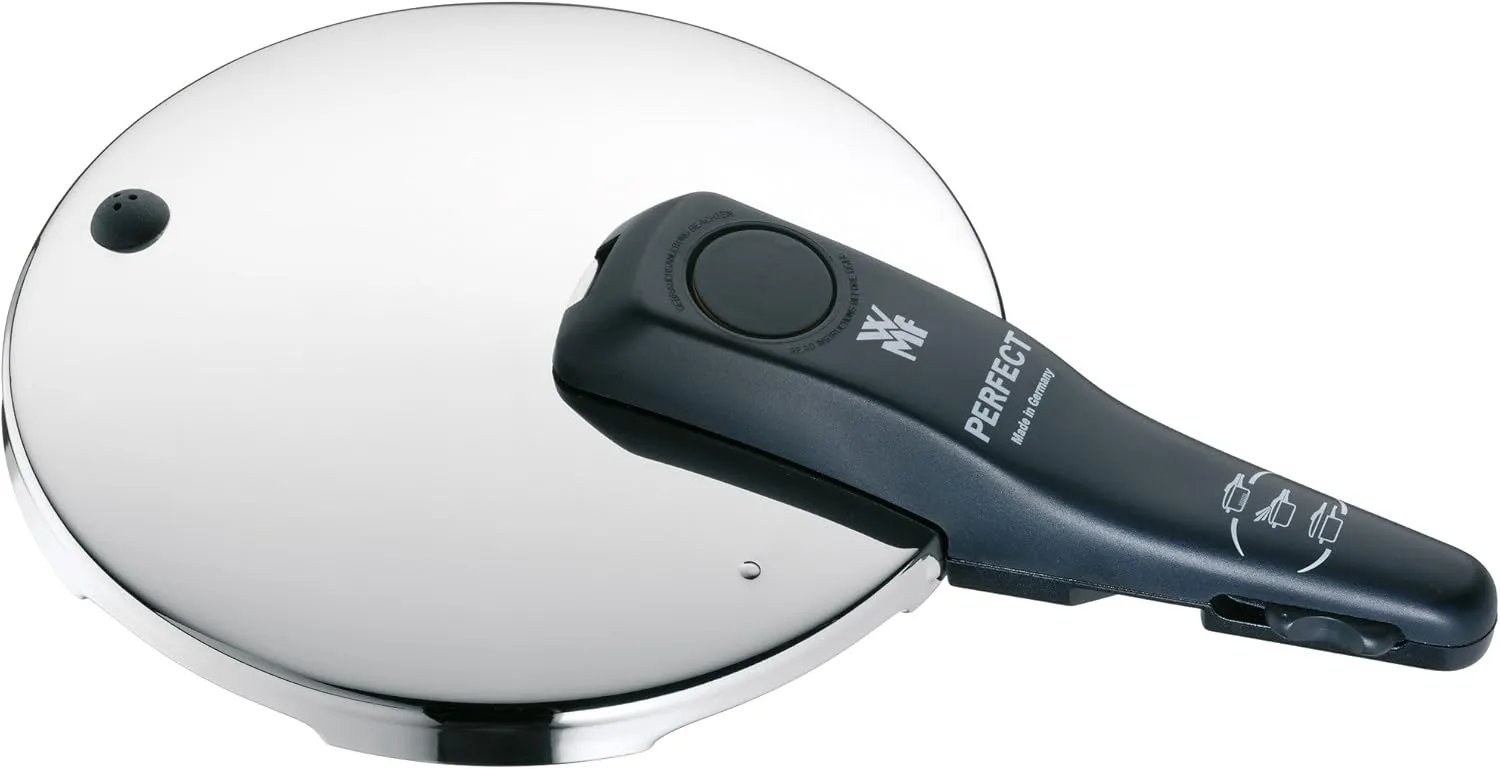 WMF Perfect Pressure Cooker 4.5L with Insert Ø 22 cm Made in Germany Inside Scale Cromargan® Stainless Steel Suitable for Induction Hobs